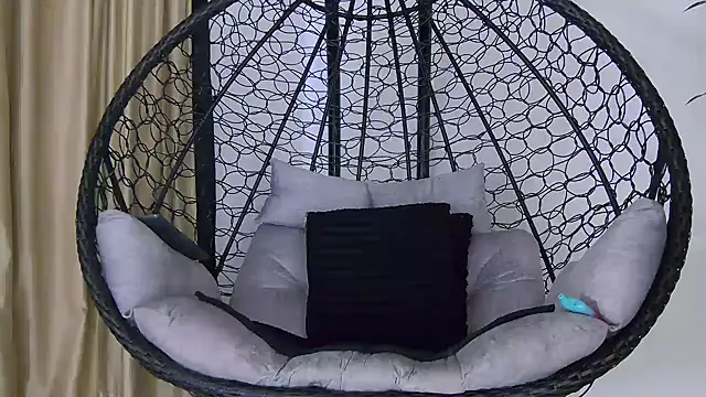 Snapshot of alex_noa chatting on December 2, 7:20 pm alex noa online show from December 2, 7:20 pm