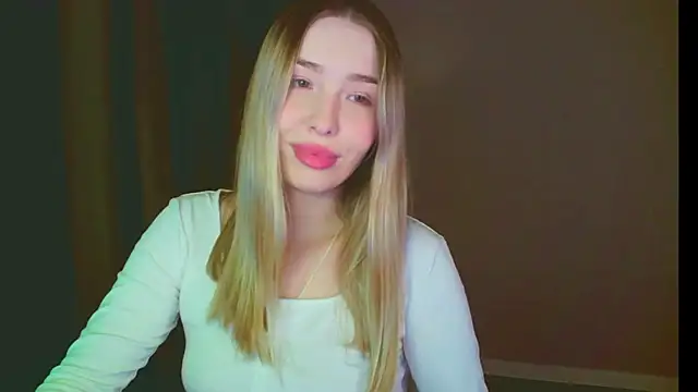 Snapshot of mia_raspberrie chatting on January 21, 8:00 pm mia raspberrie online show from January 21, 8:00 pm