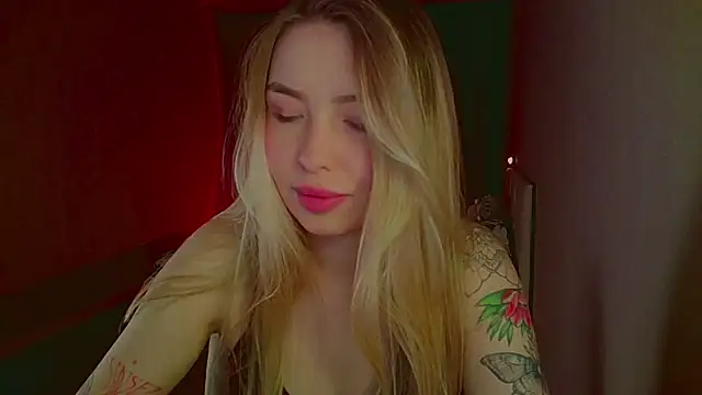 Snapshot of mia_raspberrie chatting on March 22, 11:09 pm mia raspberrie online show from March 22, 11:09 pm