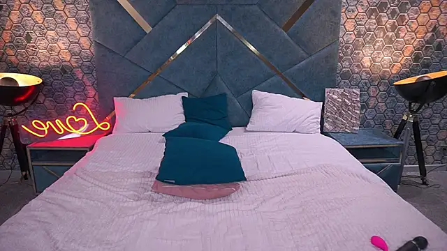 Snapshot of ArianaDarkk chatting on October 19, 7:47 pm ArianaDarkk online show from October 19, 7:47 pm