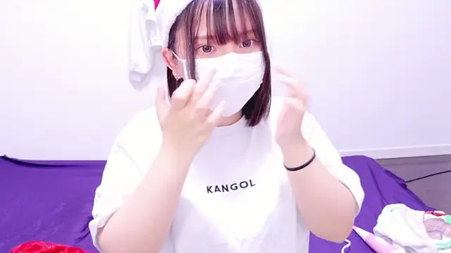 senachinnn online show from December 9, 7:28 am