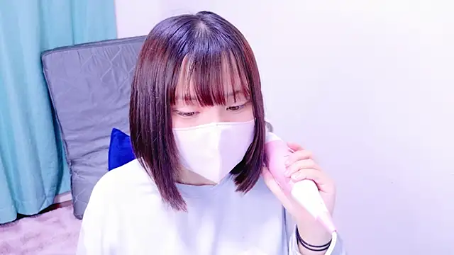 senachinnn online show from December 11, 7:42 am