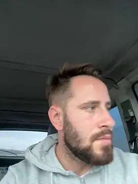 Snapshot of GeoGeorgee chatting on December 3, 1:42 pm GeoGeorgee online show from December 3, 1:42 pm