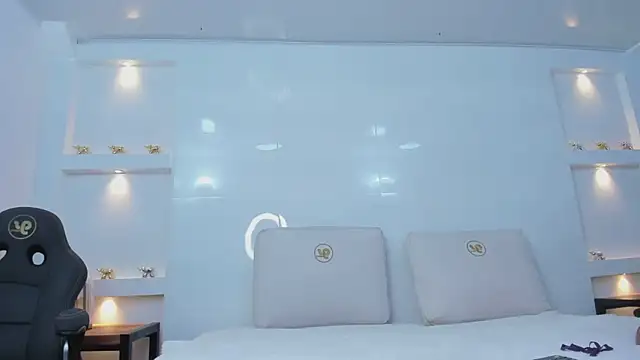 Dalia-Prada online show from April 23, 3:52 am