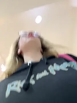 Teya moon  online show from October 14, 9:10 am