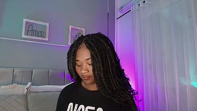 Snapshot of Anneth__M chatting on March 20, 10:51 pm Anneth M online show from March 20, 10:51 pm