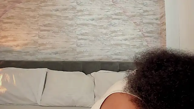 Anneth  M online show from September 29, 7:51 pm