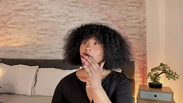 Anneth  M online show from October 13, 6:19 pm