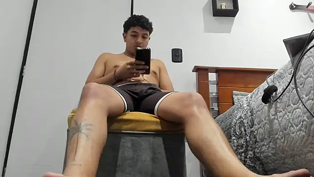 Snapshot of moubli_ chatting on September 25, 3:10 am moubli online show from September 25, 3:10 am