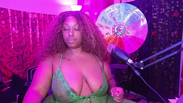cheriserozequeen online show from June 7, 5:06 pm