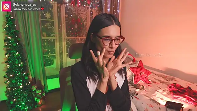 DanyNova Co online show from December 25, 1:31 am