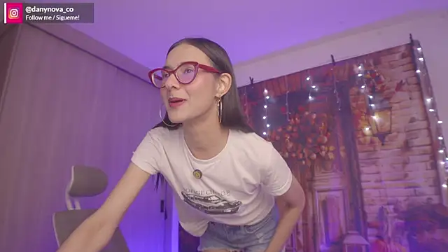 DanyNova Co online show from November 28, 9:06 pm