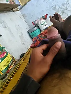 Snapshot of Teluguboy243 chatting on February 17, 6:10 am Teluguboy243 online show from February 17, 6:10 am