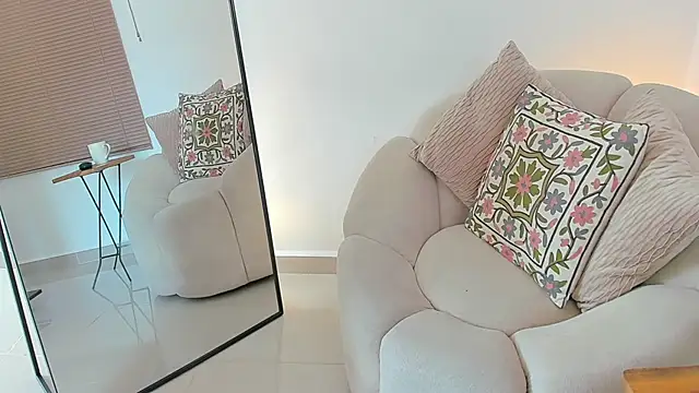 SofiMeza online show from September 26, 1:48 pm