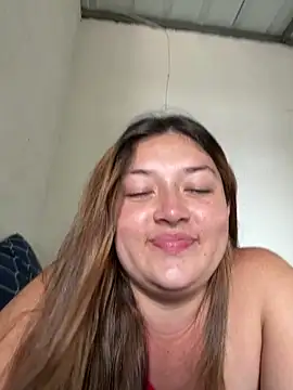 Snapshot of Sofia_Queen17 chatting on April 18, 9:04 pm Sofia Queen17 online show from April 18, 9:04 pm