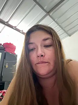 Snapshot of Sofia_Queen17 chatting on June 4, 3:12 am Sofia Queen17 online show from June 4, 3:12 am