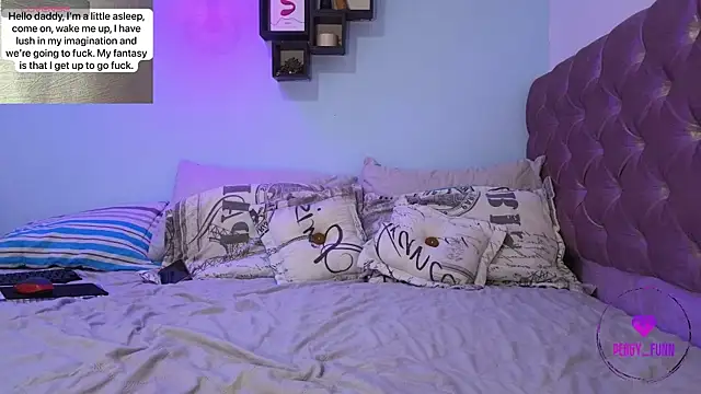 Snapshot of Peggy_Funn chatting on January 7, 4:39 am Peggy Funn online show from January 7, 4:39 am