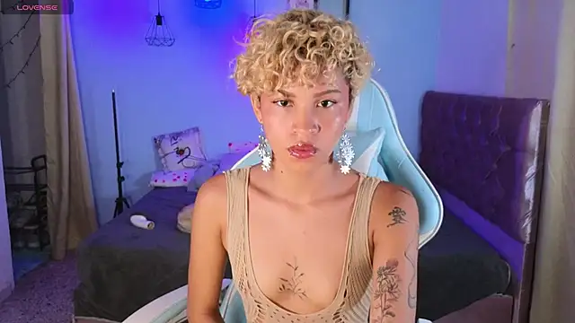 Snapshot of Peggy_Funn chatting on January 12, 11:26 pm Peggy Funn online show from January 12, 11:26 pm