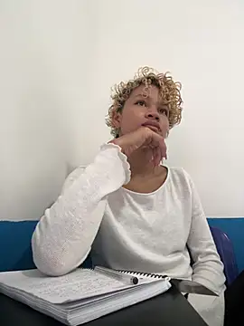 Snapshot of Peggy_Funn chatting on January 15, 3:18 pm Peggy Funn online show from January 15, 3:18 pm