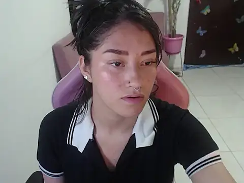 littleangel1 m online show from July 12, 1:02 pm