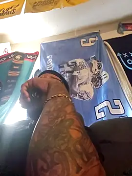 Snapshot of GallowayGooch1085 chatting on February 28, 7:37 pm GallowayGooch1085 online show from February 28, 7:37 pm