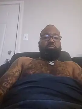 Snapshot of GallowayGooch1085 chatting on June 24, 8:57 am GallowayGooch1085 online show from June 24, 8:57 am