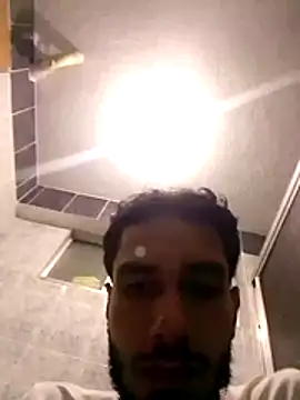 jhon01000 online show from July 18, 3:11 am