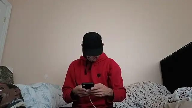 hailzeffn online show from October 31, 1:23 pm