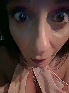 therealbeverlycious online show from December 28, 8:47 pm