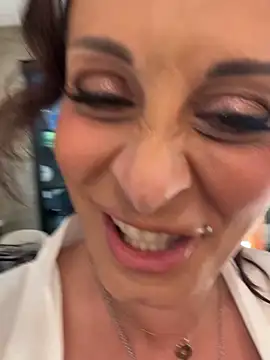 therealbeverlycious online show from February 27, 11:38 pm