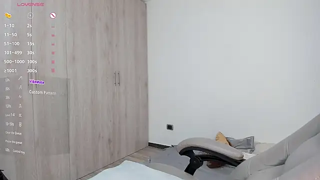 Snapshot of _miamadison chatting on March 21, 12:15 am miamadison online show from March 21, 12:15 am