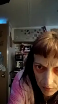 whitetrashdirtyslut online show from May 3, 1:28 pm