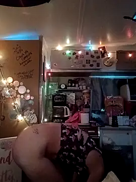 whitetrashdirtyslut online show from May 8, 1:16 pm