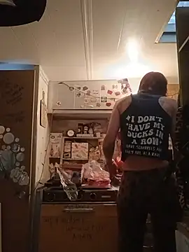whitetrashdirtyslut online show from May 22, 2:01 pm