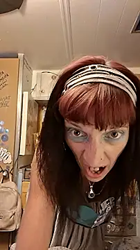 whitetrashdirtyslut online show from June 10, 11:09 am
