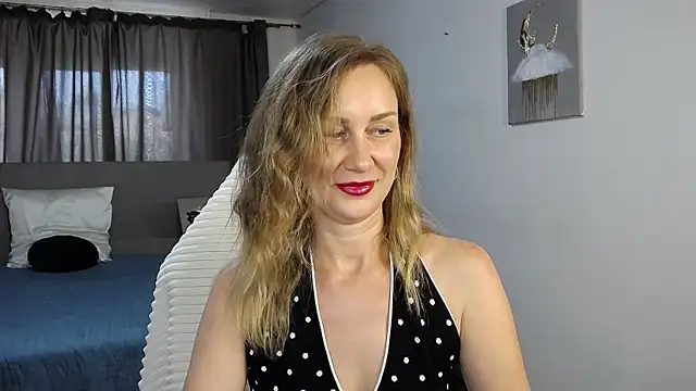 Vanessa Nowak online show from June 13, 1:31 pm