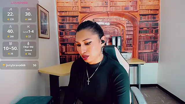 khiara moretti online show from December 28, 10:23 pm