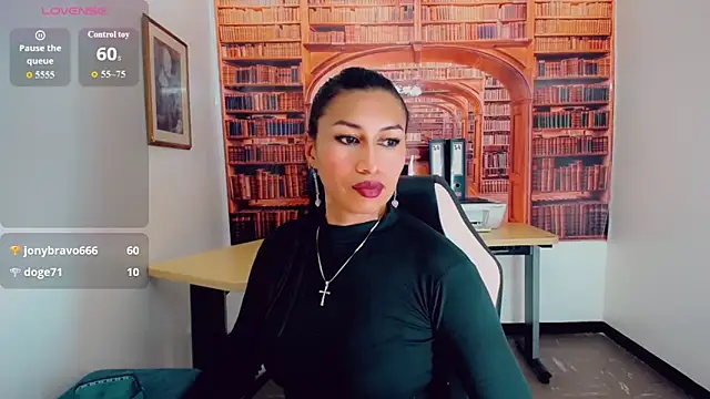 khiara moretti online show from December 29, 1:24 am