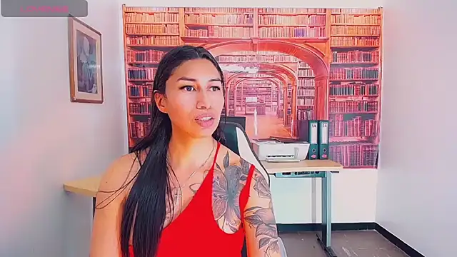 khiara moretti online show from February 12, 7:35 pm