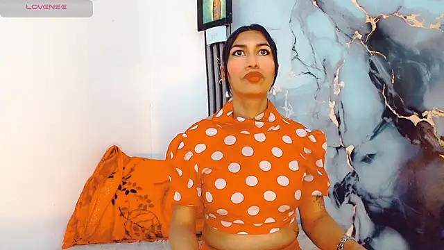 khiara moretti online show from November 12, 11:21 am