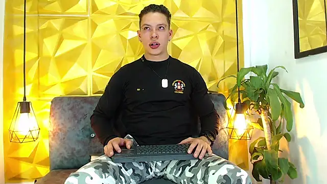 Snapshot of Baxter_Dex chatting on December 18, 3:15 am Baxter Dex online show from December 18, 3:15 am