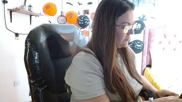 MsJossie online show from October 23, 3:28 am