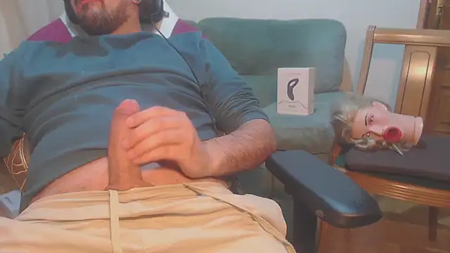 Snapshot of master4subslut chatting on April 5, 11:24 pm master4subslut online show from April 5, 11:24 pm