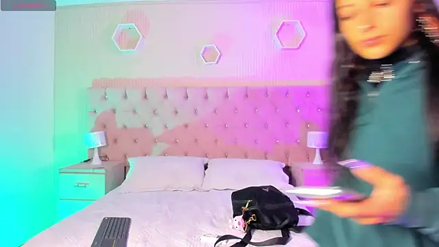 Agathaargent  online show from November 3, 4:14 am