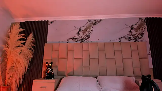 Agathaargent  online show from March 7, 9:56 pm