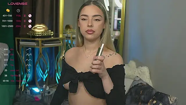 ScarletColes online show from January 23, 11:05 pm