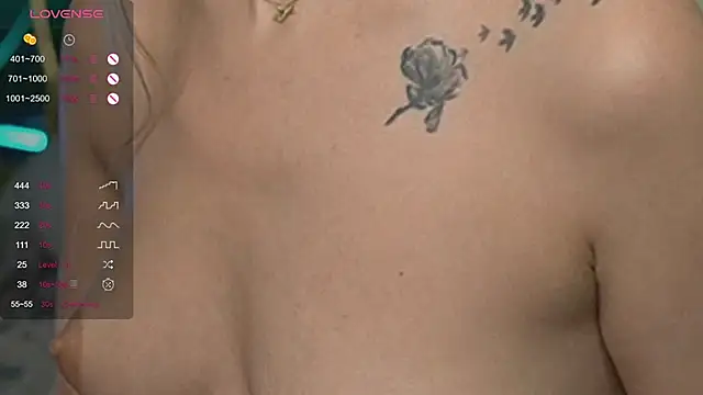 ScarletColes online show from February 13, 5:26 am