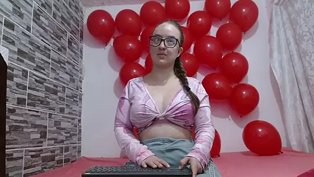 Snapshot of Venus_Santana chatting on February 16, 5:42 pm Venus Santana online show from February 16, 5:42 pm