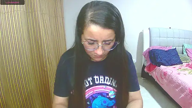 Dayanna Smitt online show from March 5, 4:45 am