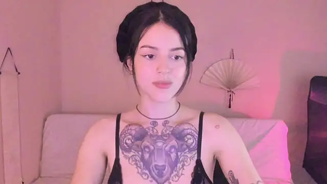 Snapshot of phoenix_xx chatting on April 12, 9:09 pm phoenix xx online show from April 12, 9:09 pm